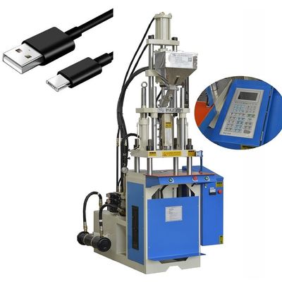 Mała pionowa maszyna do produkcji kabli ładujących USB Wtryskarka